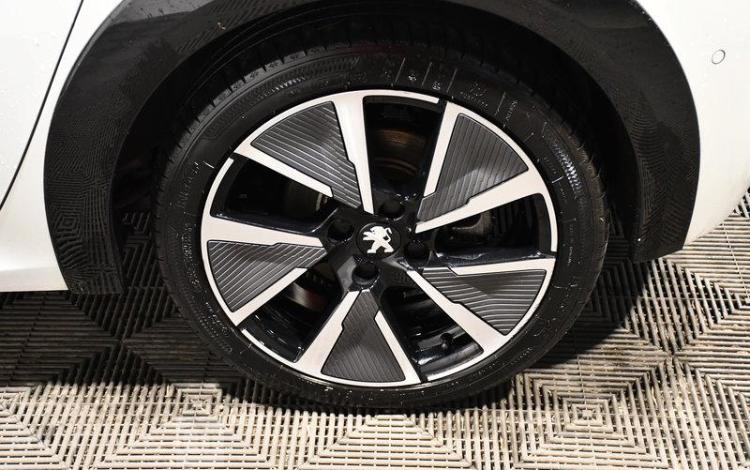 PEUGEOT e-208 GT PACK BLANC GH-644-HQ