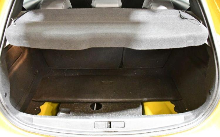 PEUGEOT 208 1,2 PURE TECH JAUNE GJ-300-TX