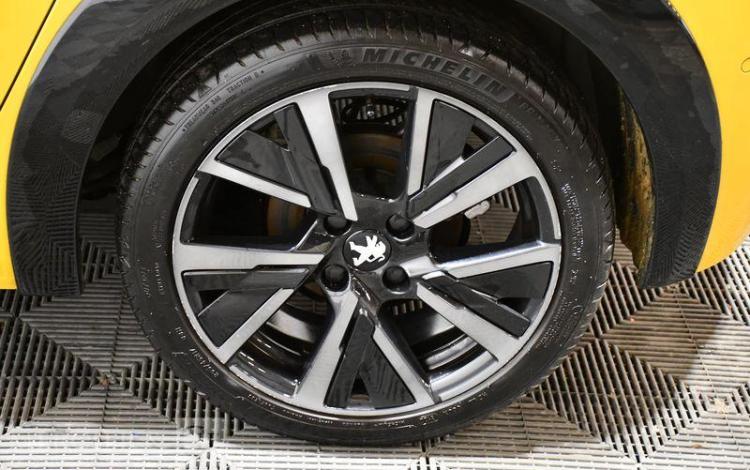 PEUGEOT 208 1,2 PURE TECH JAUNE GJ-300-TX