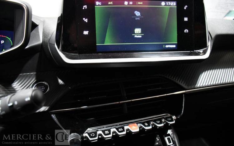 PEUGEOT 208 ALLURE PACK PURE TECH 100 ROUGE GK-068-EY