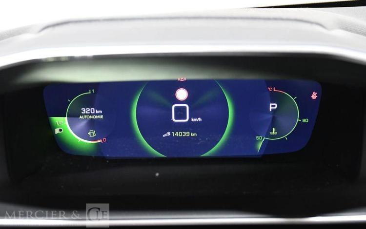 PEUGEOT 208 ALLURE PACK PURE TECH 100 ROUGE GK-068-EY