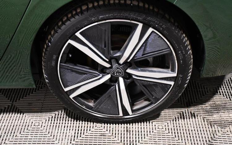 PEUGEOT 308 GT PURE TECH VERT GK-880-MK