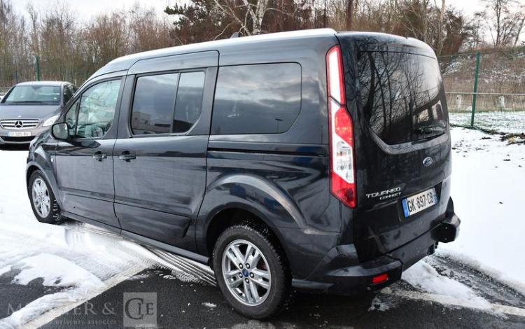 FORD TOURNEO CONNECT EQUIPE PMR – 7 PLACES NOIR GK-897-CB