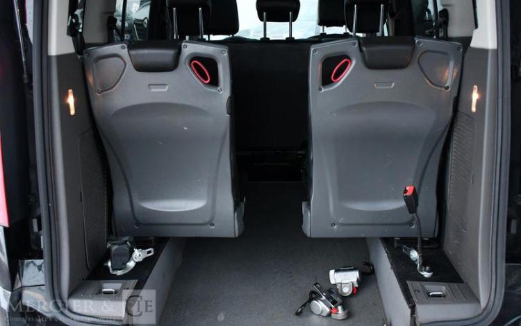 FORD TOURNEO CONNECT EQUIPE PMR – 7 PLACES NOIR GK-897-CB