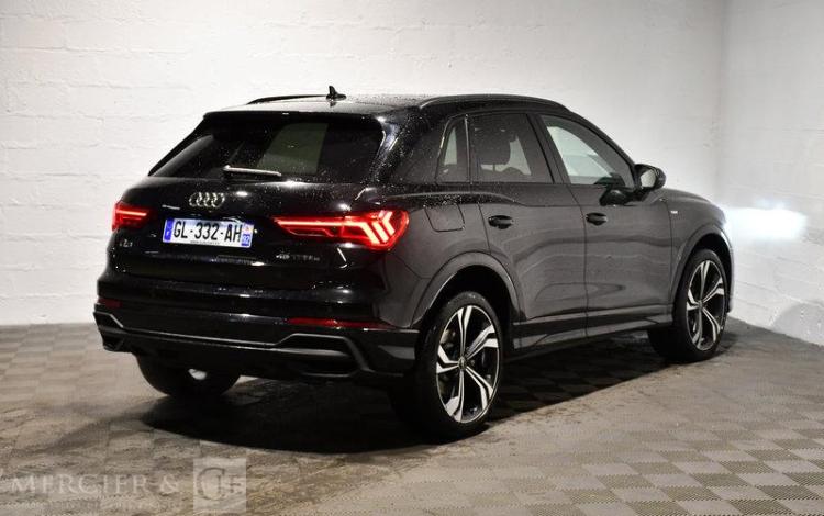 AUDI Q3 NOIR GL-332-AH