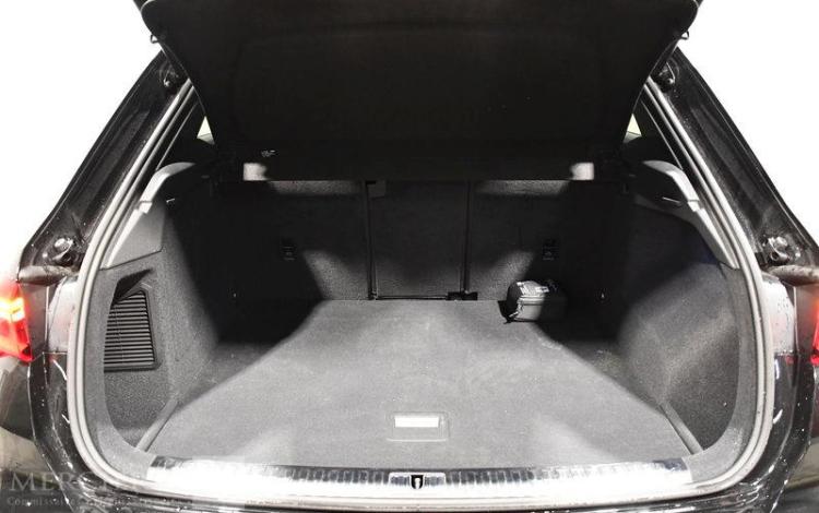 AUDI Q3 NOIR GL-332-AH