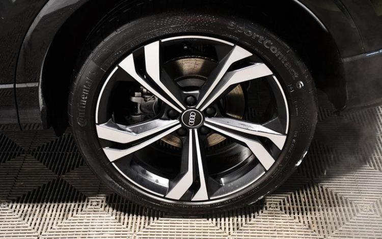 AUDI Q3 NOIR GL-332-AH