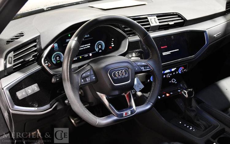 AUDI Q3 NOIR GL-332-AH