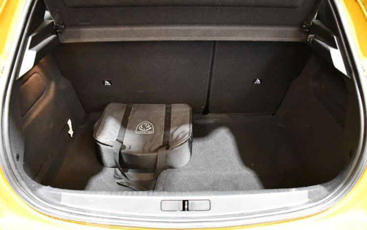 PEUGEOT e-208 135ch 50kWh STYLE JAUNE GL-457-LB