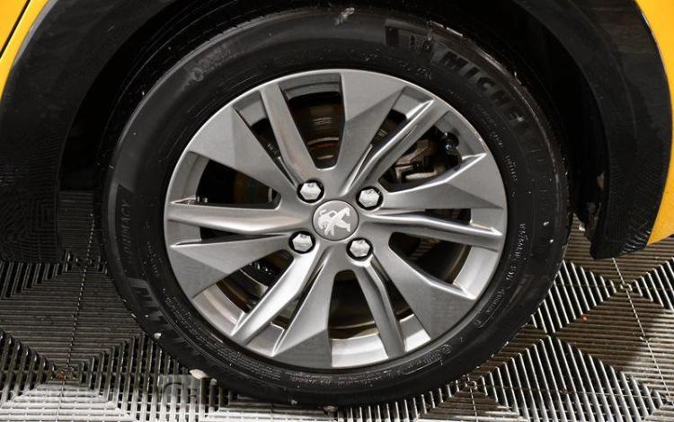 PEUGEOT e-208 135ch 50kWh STYLE JAUNE GL-457-LB