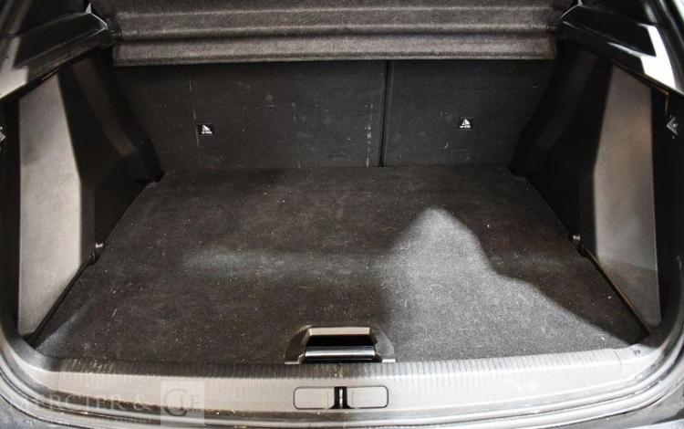 PEUGEOT 2008 1,2 PURE TECH GRIS GL-686-LP