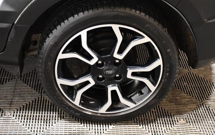 FORD ECOSPORT ACTIVE BLANC GL-945-FH