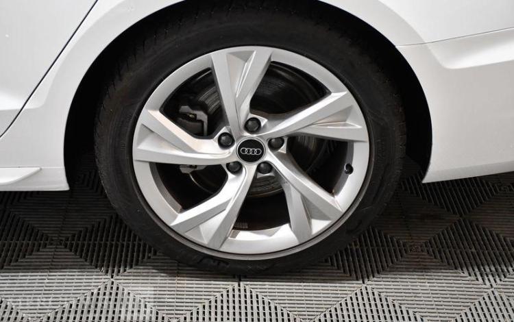 AUDI A4 BERMINE FL B9 30 TDI 2,0 136CH BLANC GM-376-YG