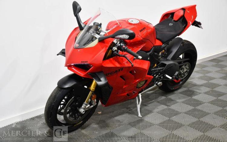 DUCATI PANIGALE V4 S-ROUGE ROUGE GM-561-SY