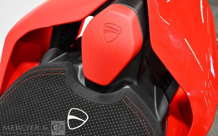 DUCATI PANIGALE V4 S-ROUGE ROUGE GM-561-SY