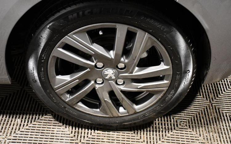 PEUGEOT 208 STYLE BLUEHDI 100 S&S GRIS GM-896-ZM