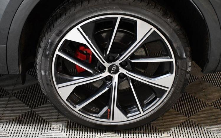 AUDI Q5 SPORTBACK 40 TDI 204CH QUATTRO S-TRONIC 7 GRIS GP-745-JJ