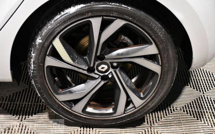 RENAULT CLIO V 1.6 E-TECH 145H 95ch MHEV ENGINEERED BVA GRIS GR-337-XC