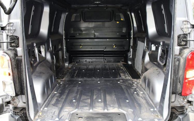 FIAT SCUDO 2,0 BLUE HDI 145 5,3 MF GRIS GR-529-HT