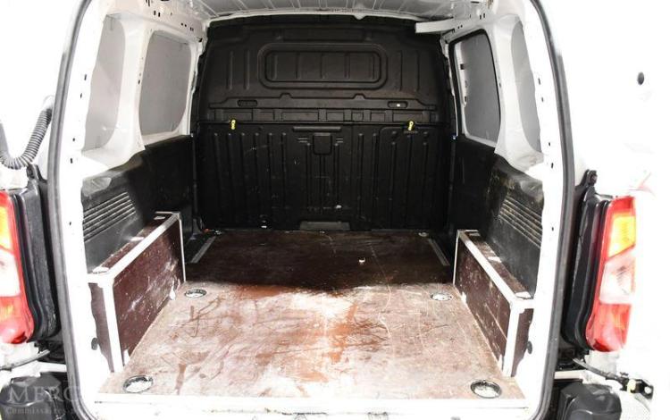 PEUGEOT PARTNER BLANC GS-227-DX