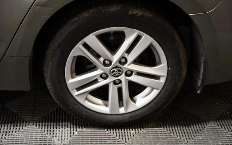 TOYOTA COROLLA TOURING SPORT 1,8 DYNAMIC GRIS GS-749-KJ