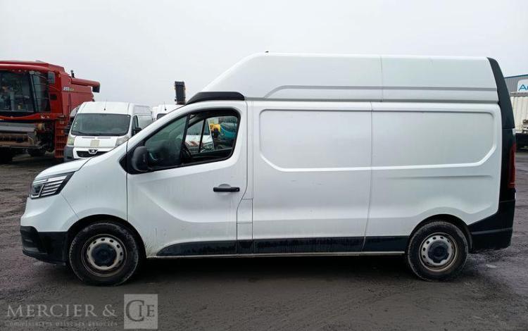 RENAULT TRAFIC FOURGON L2H2  GT-898-XN