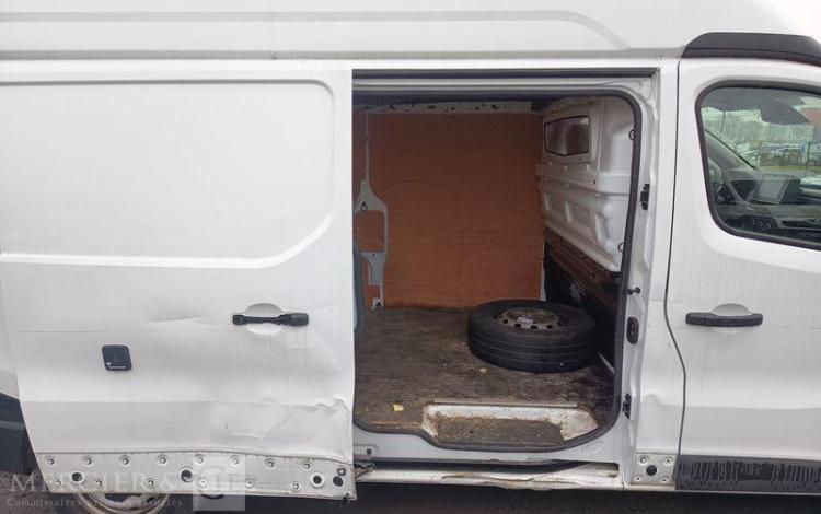 RENAULT TRAFIC FOURGON L2H2  GT-898-XN
