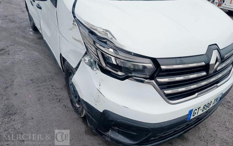 RENAULT TRAFIC FOURGON L2H2  GT-898-XN