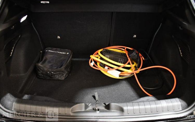 FIAT 600 ELECTRIQUE 54 kwh RED NOIR GX-052-JW