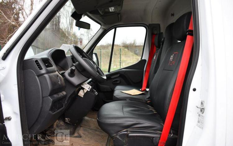 RENAULT MASTER BLANC GZ-075-YE