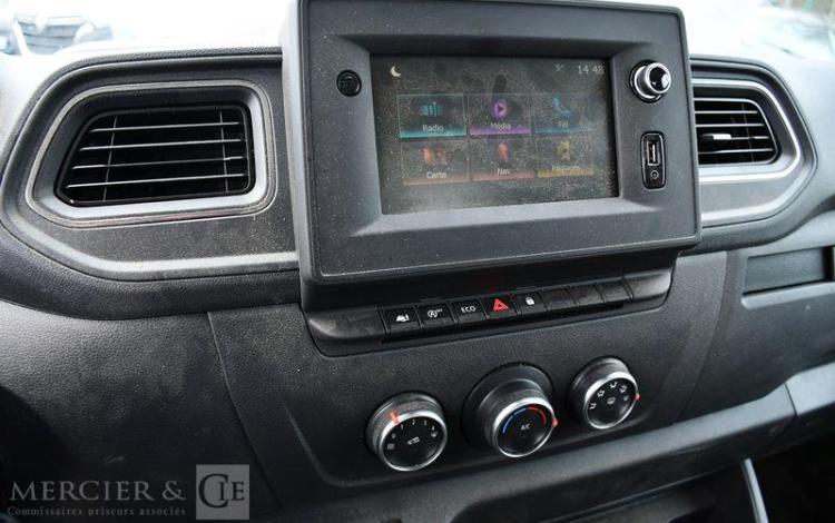 RENAULT MASTER BLANC GZ-075-YE