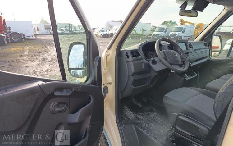 NISSAN INTERSTAR 2.3 DCI 150CV EQUIPE FOOD TRUCK AVEC EQUIPEMENTS DE CUISINE  HB-656-XM