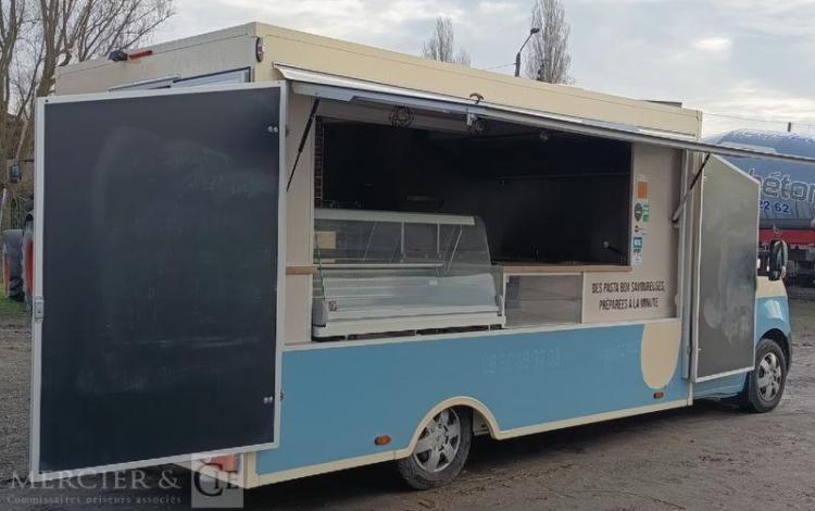 NISSAN INTERSTAR 2.3 DCI 150CV EQUIPE FOOD TRUCK AVEC EQUIPEMENTS DE CUISINE  HB-656-XM