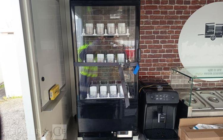 NISSAN INTERSTAR 2.3 DCI 150CV EQUIPE FOOD TRUCK AVEC EQUIPEMENTS DE CUISINE  HB-656-XM