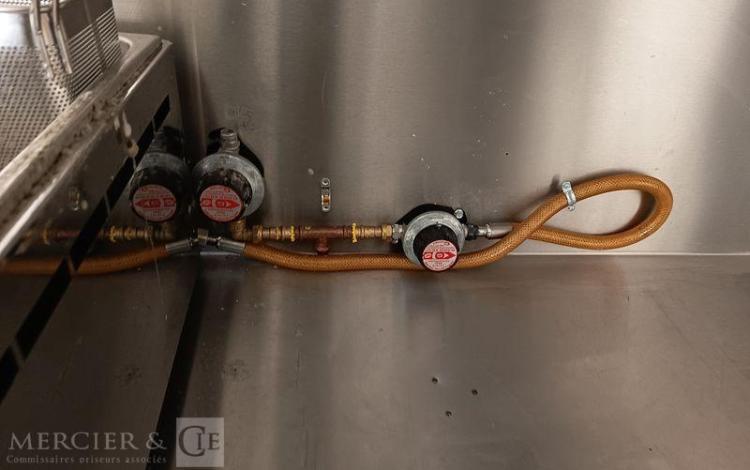 NISSAN INTERSTAR 2.3 DCI 150CV EQUIPE FOOD TRUCK AVEC EQUIPEMENTS DE CUISINE  HB-656-XM