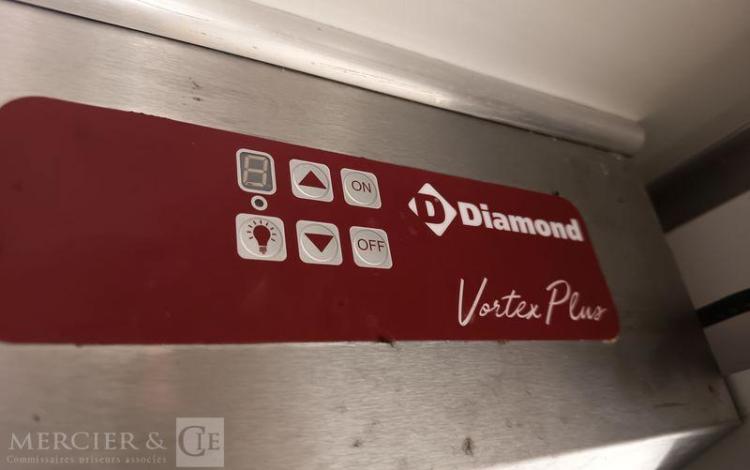 NISSAN INTERSTAR 2.3 DCI 150CV EQUIPE FOOD TRUCK AVEC EQUIPEMENTS DE CUISINE  HB-656-XM