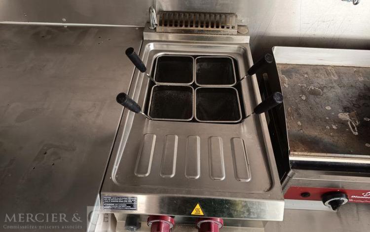 NISSAN INTERSTAR 2.3 DCI 150CV EQUIPE FOOD TRUCK AVEC EQUIPEMENTS DE CUISINE  HB-656-XM