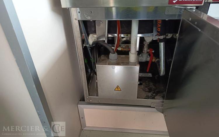 NISSAN INTERSTAR 2.3 DCI 150CV EQUIPE FOOD TRUCK AVEC EQUIPEMENTS DE CUISINE  HB-656-XM