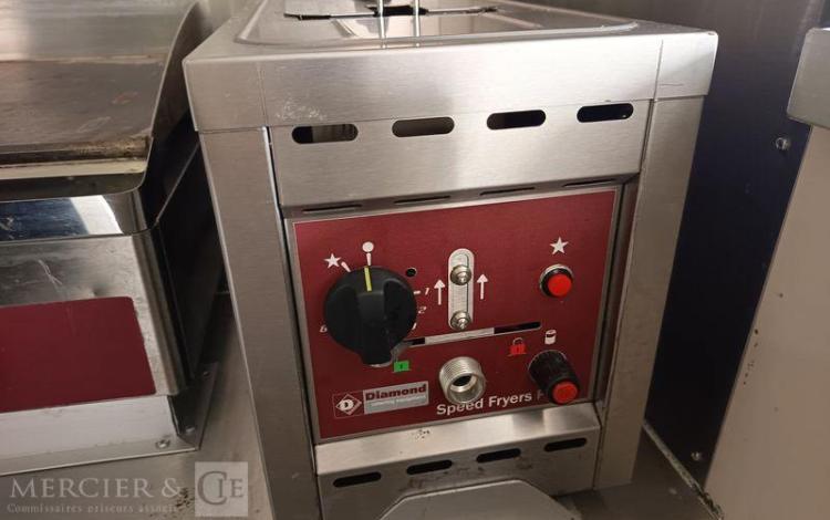 NISSAN INTERSTAR 2.3 DCI 150CV EQUIPE FOOD TRUCK AVEC EQUIPEMENTS DE CUISINE  HB-656-XM