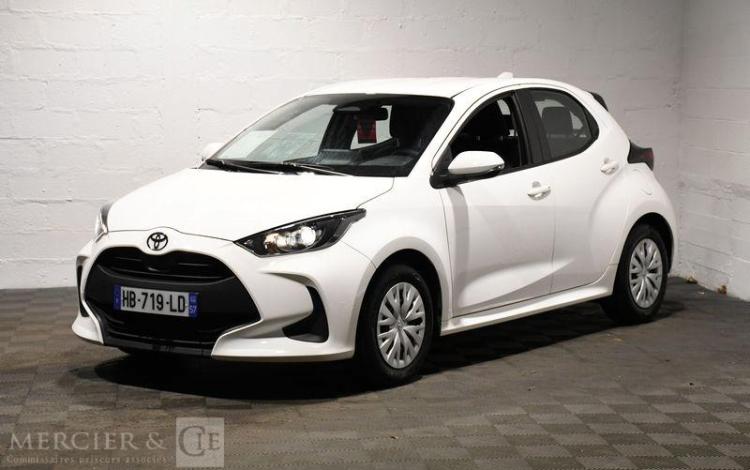 TOYOTA YARIS BLANC HB-719-LD