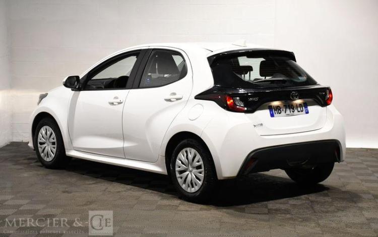 TOYOTA YARIS BLANC HB-719-LD