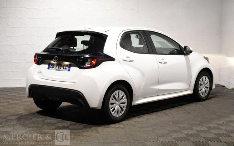 TOYOTA YARIS BLANC HB-719-LD