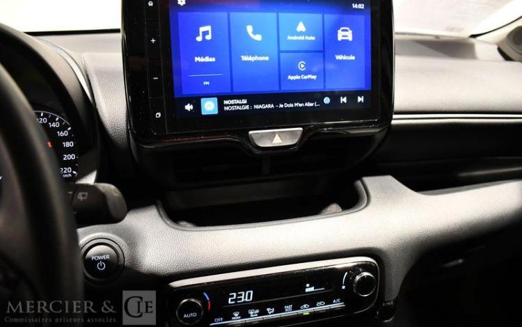 TOYOTA YARIS BLANC HB-719-LD