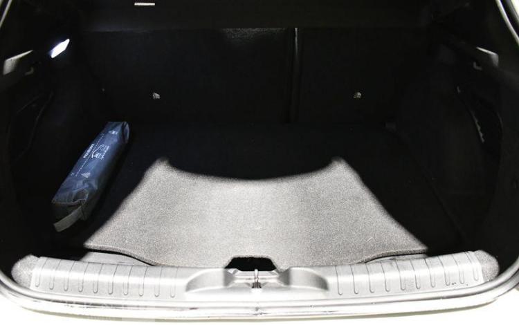 FIAT 600 BLANC HC-766-PH