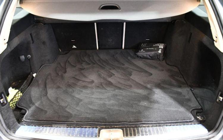 MERCEDES CLASSE C200 GRIS 1WNC907