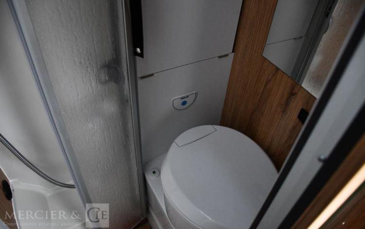 FONT VENDOME CAMPING CAR MASTER VAN XS 135ch 45e ANN+PACK LOISIRS PREMIUM PACK LUXE BLANC 73020