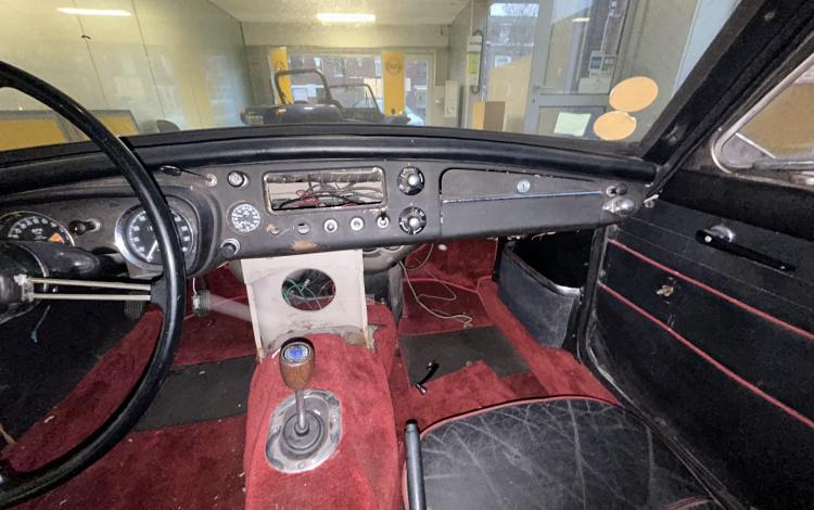 MG MGB GT Mk II BEIGE 7322QT59