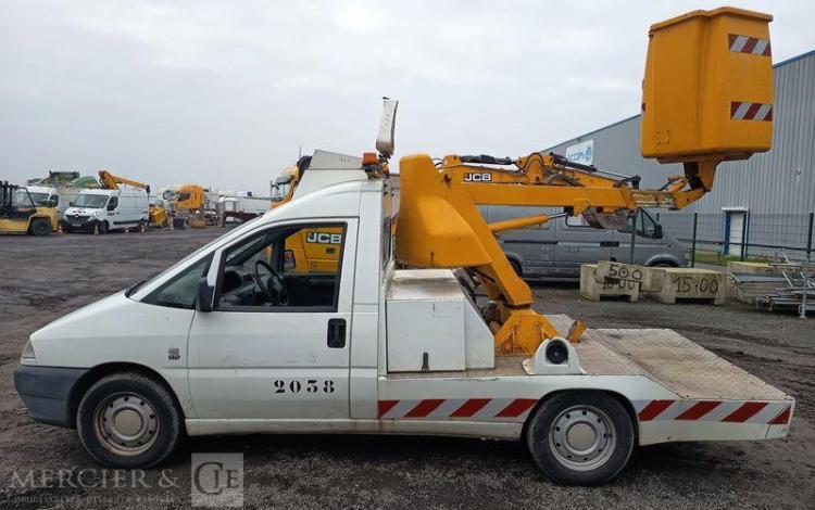 FIAT SCUDO 1,9 D 70CV AVEC NACELLE FRANCE ELEVATEUR TOPY 8 – 2394 HEURES BLANC 904ALF59