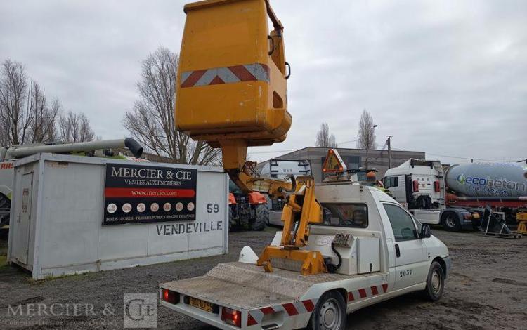 FIAT SCUDO 1,9 D 70CV AVEC NACELLE FRANCE ELEVATEUR TOPY 8 – 2394 HEURES BLANC 904ALF59