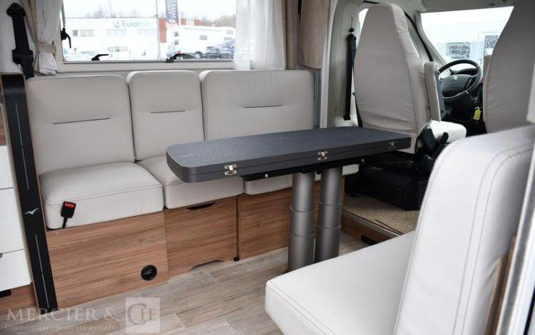 PILOTE CAMPING CAR PROFILE P696D EVIDENCE 2.2 HDI 140ch BLANC 93702